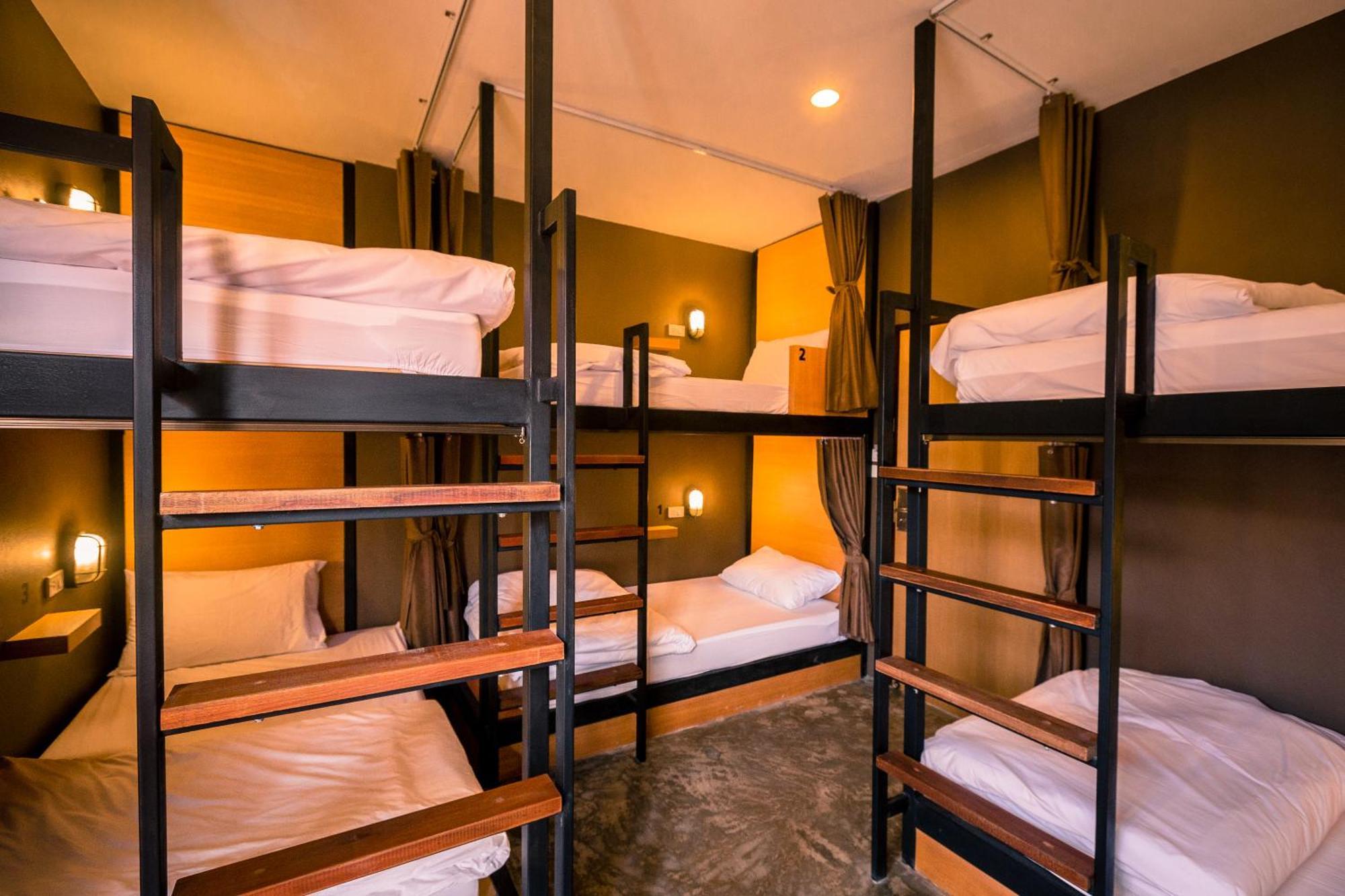 Hostel Srisuksant Square Krabi town Exterior foto